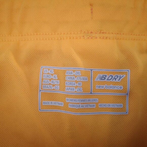 New Balance Ladies Elastic Waist with Tie Athletic Shorts - Picture 3 of 6